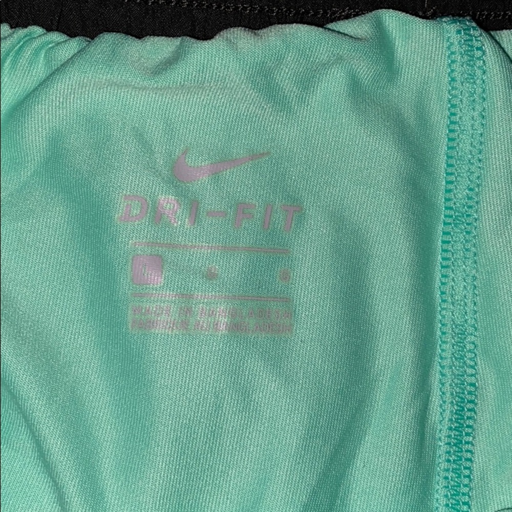 Nike Shorts - Picture 3 of 4